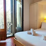 Rambla F - Placa Catalunya Great Views * Барселона